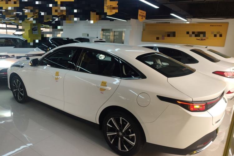 Used CHANGAN Eado 2025 Blue Whale 1.5T 500Bar Prestige Model Rear Left 45 Deg