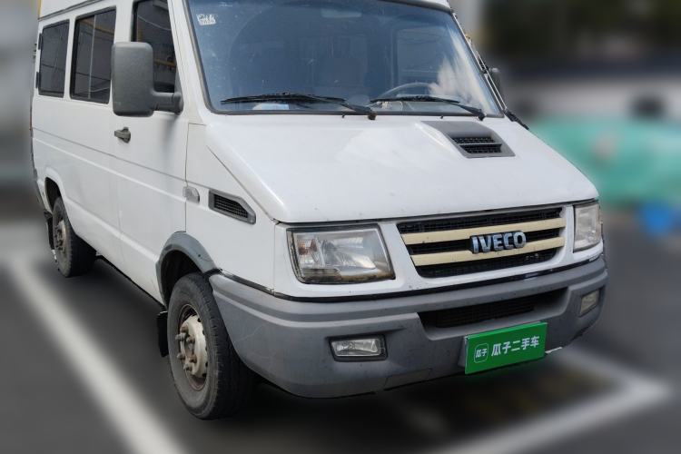 Used Iveco Daily 2012 2.5T-A35 Logistics Version 1 Mid-Roof
