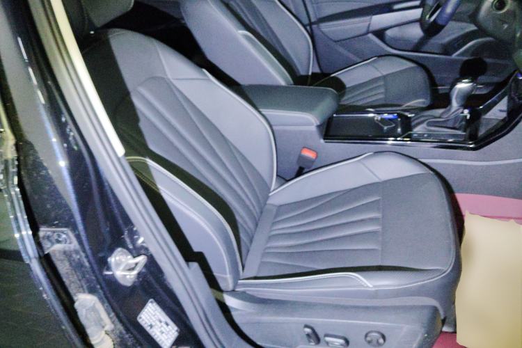 Used Volkswagen Passat 2024 380TSI Dragon Glory Edition Right Front Seat