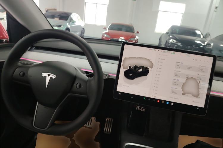 Used Tesla Model Y 2023 High-Performance All-Wheel-Drive Version
