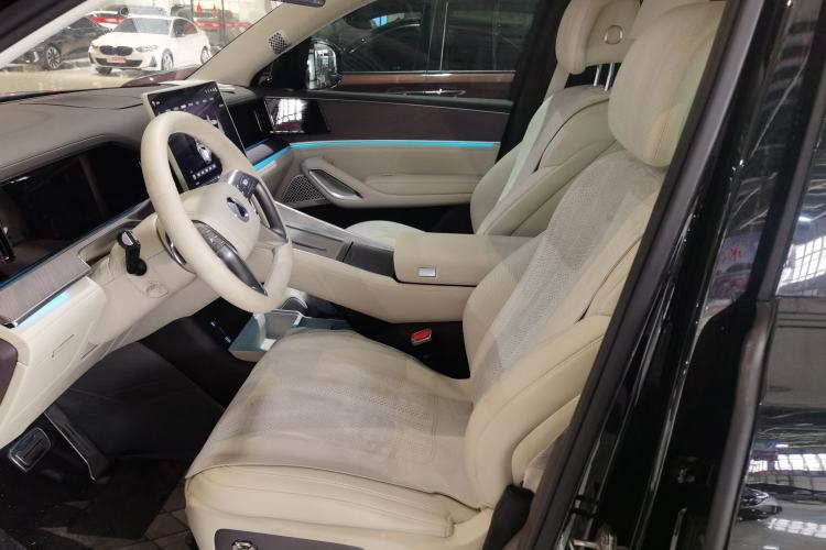 Used Denza N9 2025 Flagship Model
