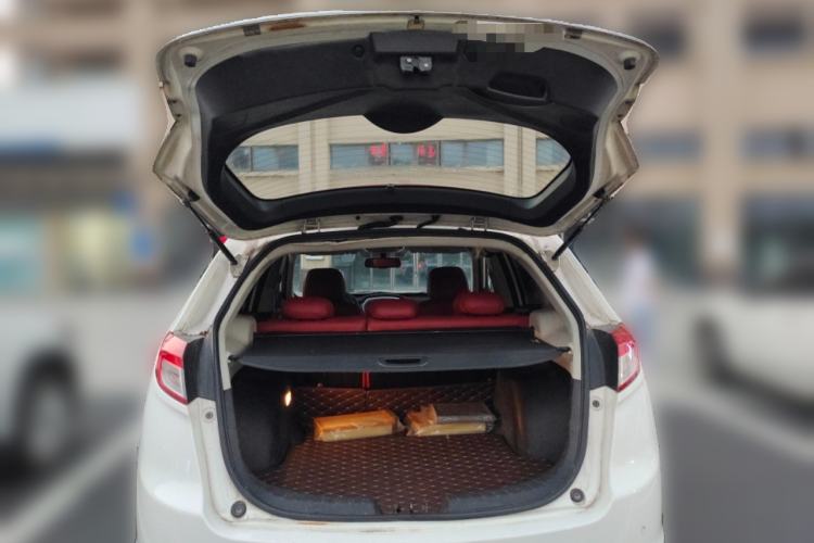 Used GAC Trumpchi GS5 2014 2.0L Automatic Two-Wheel Drive Deluxe Edition Trunk