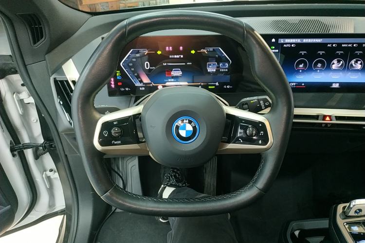 Used BMW iX 2022 xDrive40
