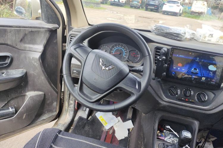 Used Wuling Hongguang V 2019 1.5L Enjoyment Version China VI LAR
