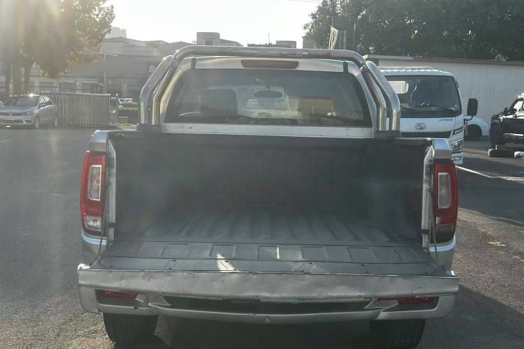 Used Great Wall Wingle 6 2017 2.4L Gasoline Two-Wheel Drive Elite Version 4G69
