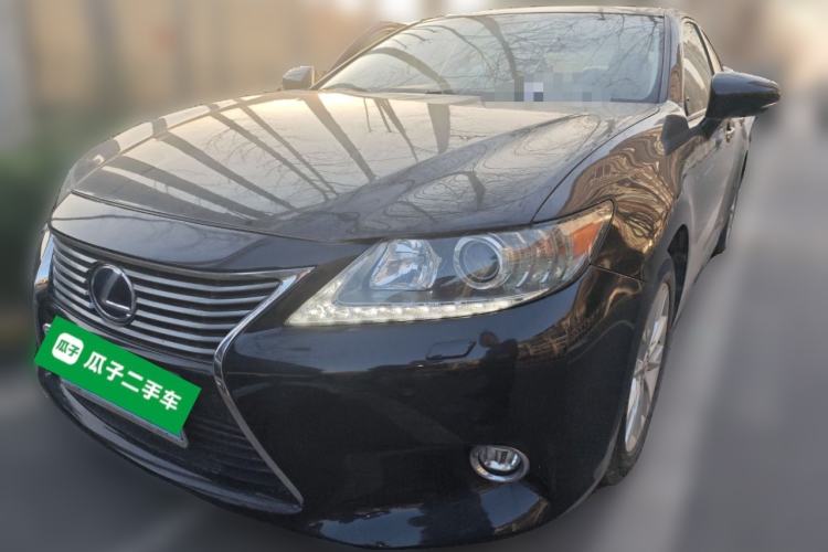 Used Lexus ES 2013 300h Elite Edition