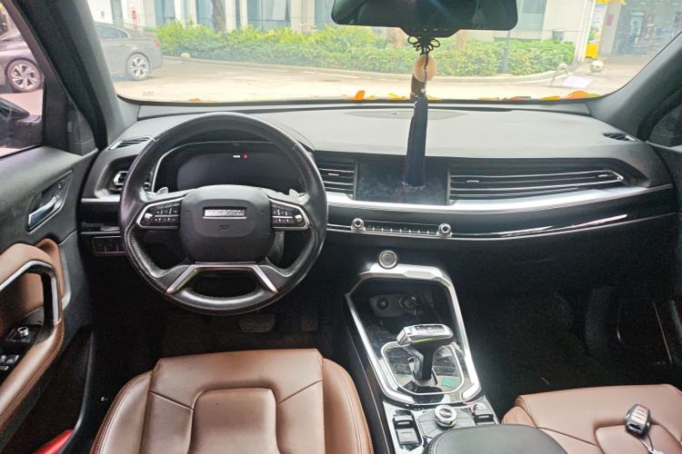 Used Haval H6 2017 Red Label 2.0T Automatic Two-Wheel Drive ZhiShang Model Center Console