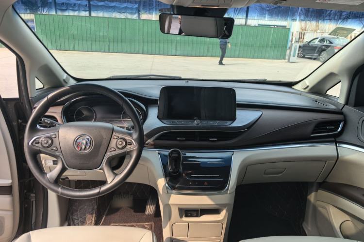 Used Buick GL8 2023 Land Executive Class Deluxe Model