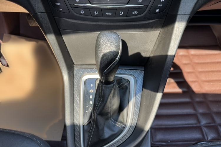 Used Buick GT 2019 18T Automatic Connected Elite Model China VI Standard Gear Lever