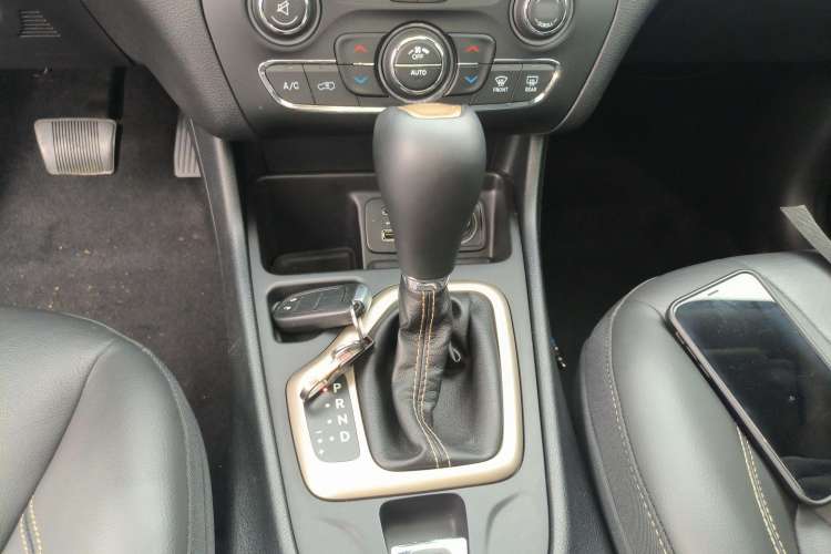 Used Jeep Cherokee 2017 2.0L Superior Edition