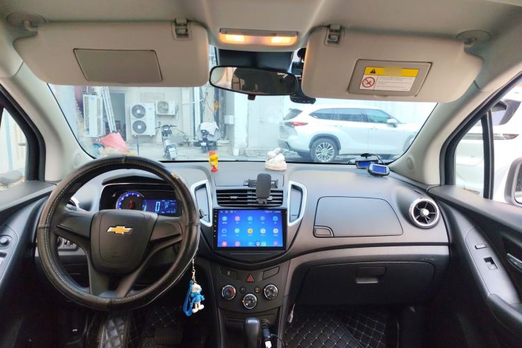 Used Chevrolet Trax 2014 1.4T Automatic Two-Wheel Drive Comfort Version Center Console