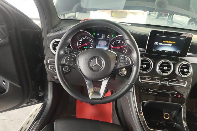 Used Mercedes-Benz GLC 2016 GLC 260 4MATIC Dynamic Edition Steering Wheel