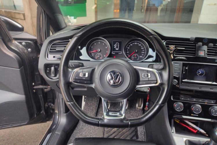 Used Volkswagen Golf 2016 1.4TSI Manual R-Line Steering Wheel
