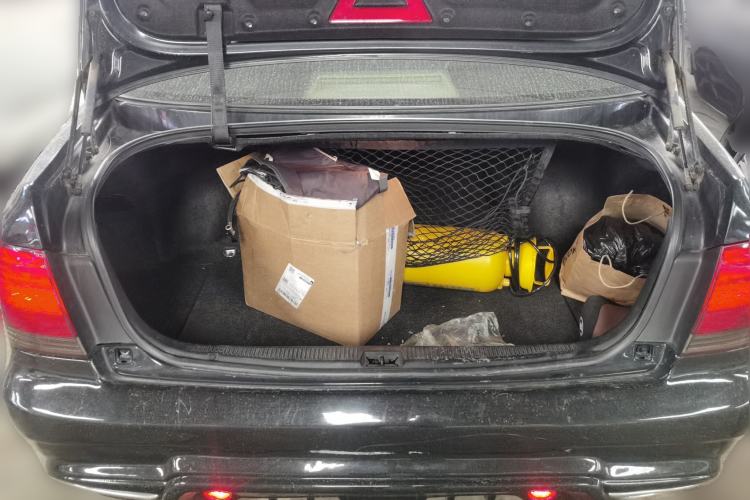 Used Toyota Crown 2005 2.5L Royal Trunk