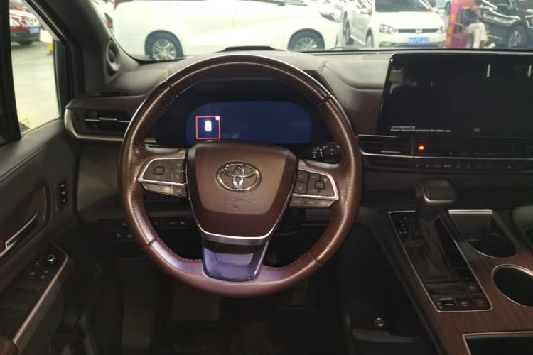 Used Toyota SIENNA 2023 2.5L Hybrid Platinum Edition