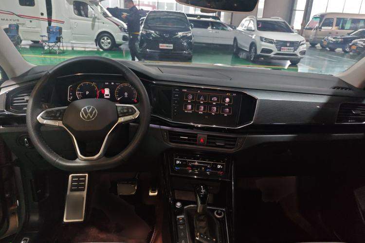 Used Volkswagen Tayron X 2020 330TSI Two-Wheel Drive Luxury Smart Connectivity Version Center Console