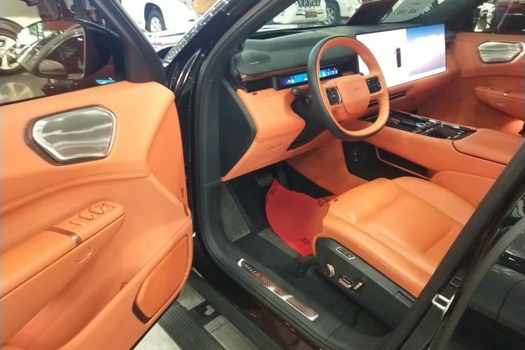 Used Lynk & Co 900 2025 1.5T Ultra
