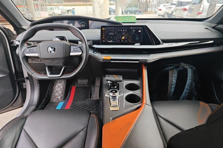 Used Changan UNI-V 2022 1.5T Prestige Version