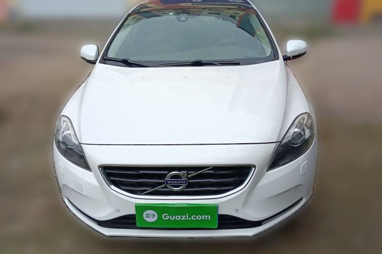 Used Volvo V40 2013 2.0T Zhiya Edition
