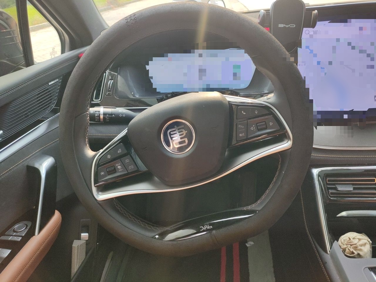 BYD Tang New Energy 2023 DM-i Champion Edition 112KM Prestige Model - Executive — снимка 10