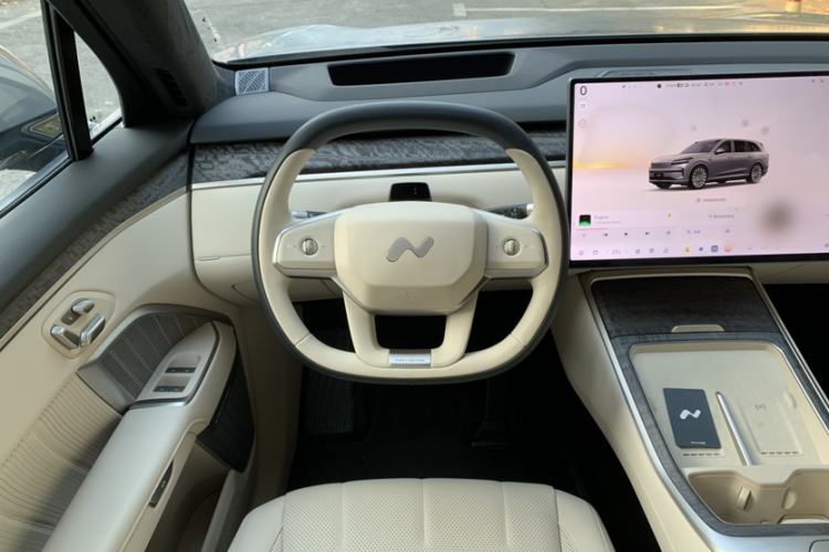 Used ONVO Luxeed L90 2025 Model—Ultra Six-Seater Version