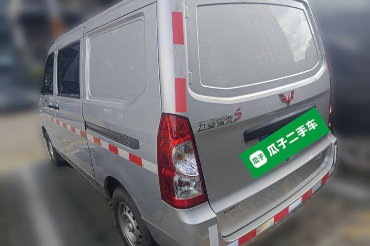 Used Wuling Rongguang S 2022 1.2L Base Model Window-Sealed 5-Seat LSI Car
