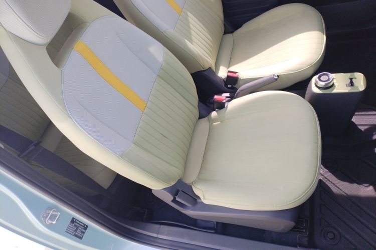 Used Geely Galaxy Panda 2023 Panda Mini 200km Endurance Bear Right Front Seat