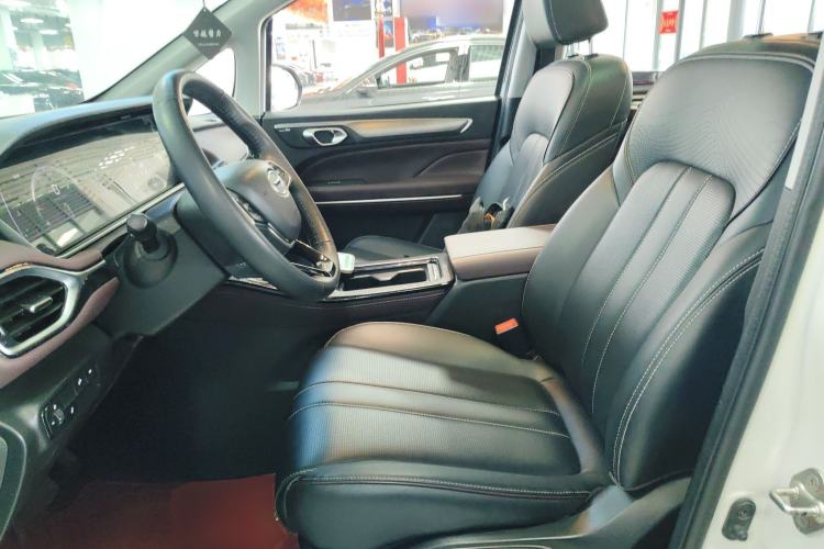 Used GAC Trumpchi M6 2023 PRO 270T DCT Luxury Edition
