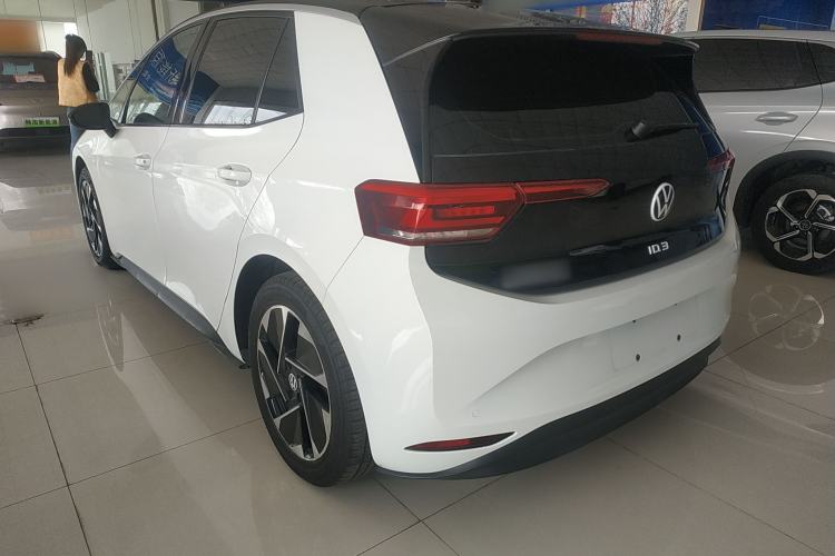 Used Volkswagen ID.3 2024 Pure & Smart Edition Rear Left 45 Deg