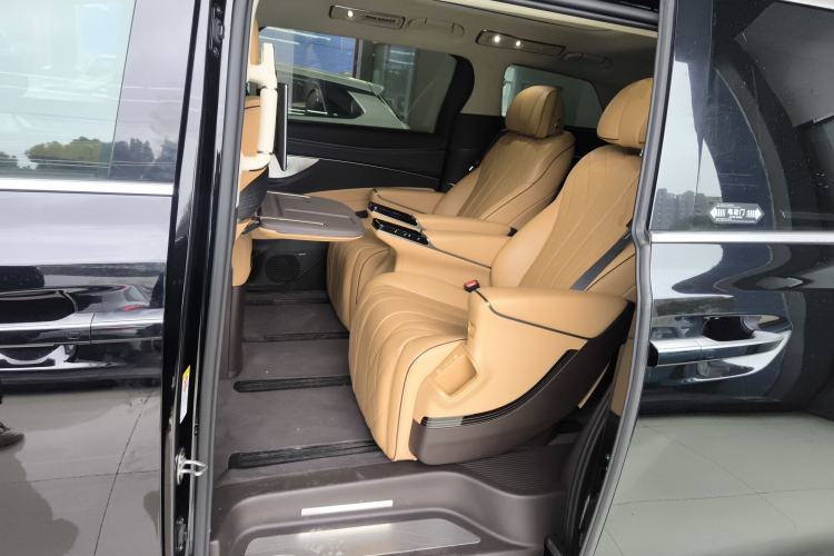 Used Denza D9 2024 DM-i 980 Four-Wheel Drive Flagship Model