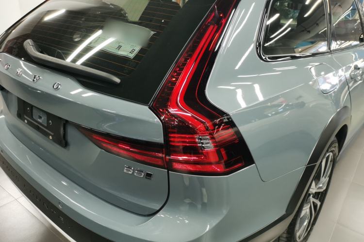 Used Volvo V90 2022 Cross Country B5 AWD Smart Range Edition
