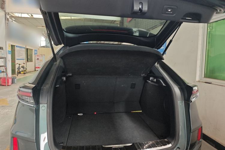 Used Honda UR-V 2020 370TURBO Two-Wheel Drive Luxury Edition Trunk