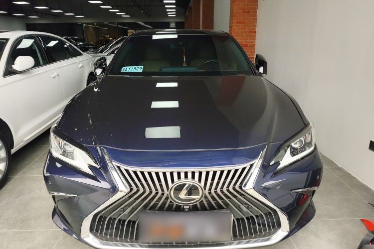 Used Lexus ES 2020 200 Excellence Edition
