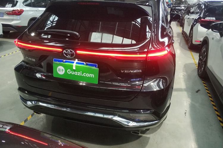 Used Toyota Venza 2023 2.0L CVT Two-Wheel Drive Luxury Edition Rear