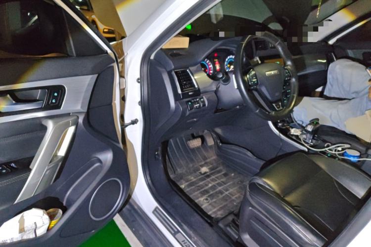 Used Haval H2 2018 Red-Label 1.5T Dual-Clutch Two-Wheel-Drive Luxury Model Driver Seat