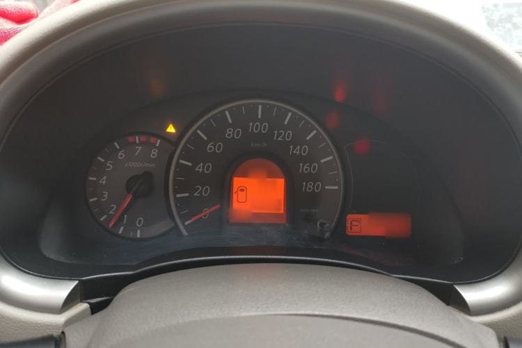 Used Nissan March 2015 1.5L Automatic E-Xuan Edition
