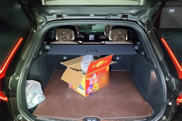 Used Volvo XC60 New Energy 2024 T8 Plug-in Hybrid Long-Range All-Wheel Drive Smart Luxury Edition
