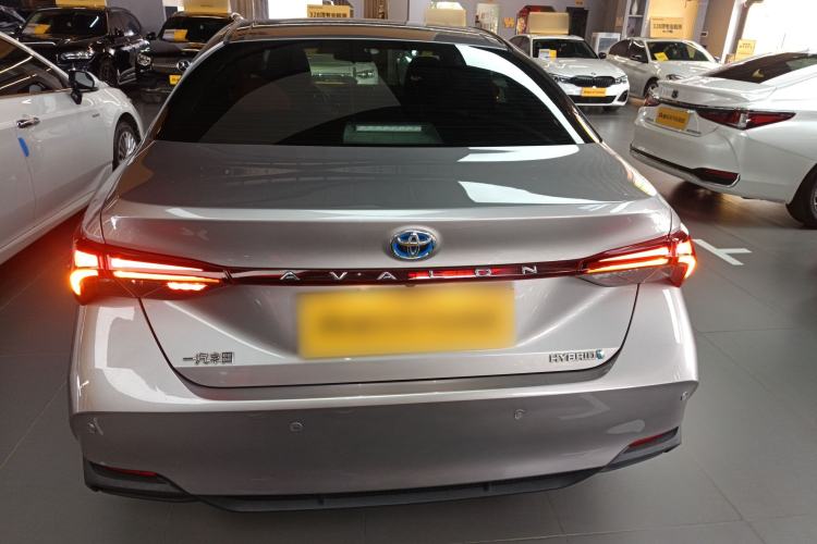 Used Toyota Avalon 2019 Dual-Engine 2.5L Luxury Edition China VI Standard
