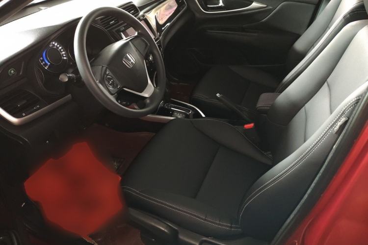 Used Honda Crider 2013 1.8L automatic luxury edition
