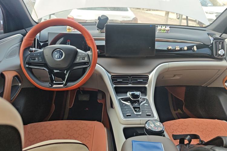 Used BYD Song Pro New Energy 2022 DM-i 110km Flagship Model Center Console