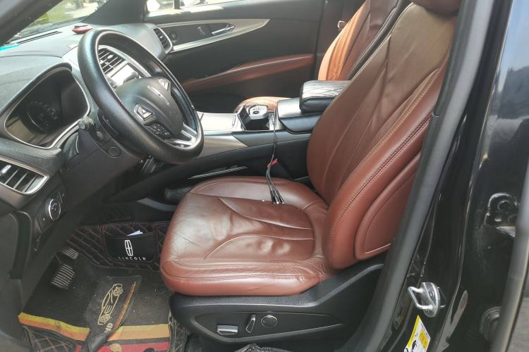 Used Lincoln MKX 2015 2.0T Two-Wheel Drive Deluxe Edition
