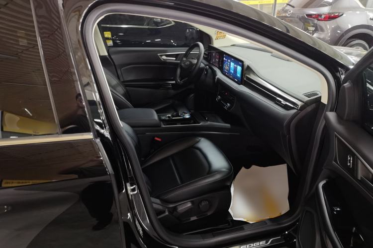 Used Ford Edge 2021 PLUS EcoBoost 245 Two-Wheel-Drive Elite 5-Seater Right Front Seat