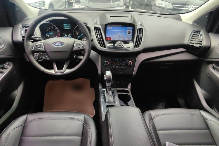 Used Ford Kuga 2018 Facelifted EcoBoost 180 Two-Wheel-Drive Platinum Wing Edition Center Console