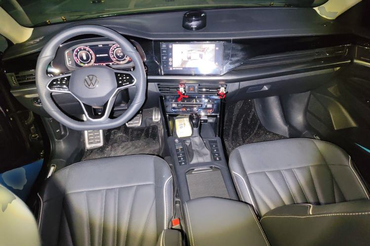 Used Volkswagen Passat 2024 380TSI Dragon Glory Edition Center Console