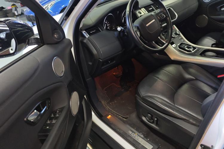 Used Land Rover Range Evoque 2018 240 PS SE Smart Brilliance Edition Driver Seat