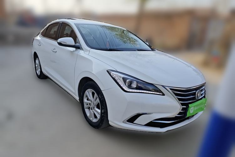 Used CHANGAN Eado 2019 High-Energy Edition 1.6L GDI Manual Pioneer Model China VI Standard Front Right 45 Deg