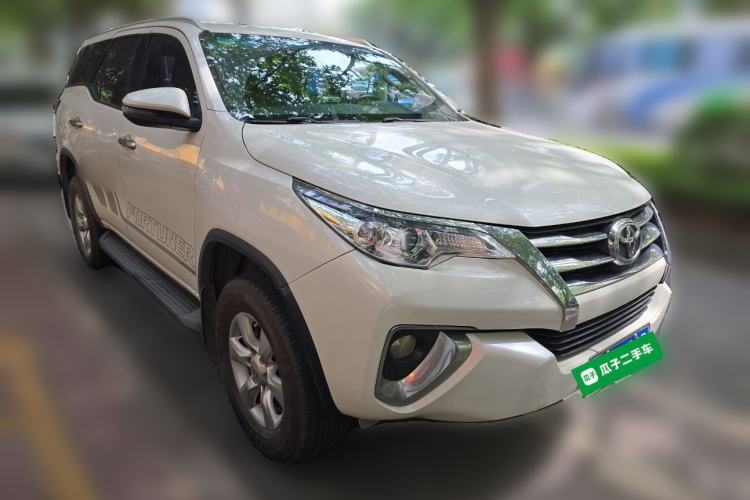 Used Toyota Fortuner 2016 2.7L Middle East Version Front Right 45 Deg
