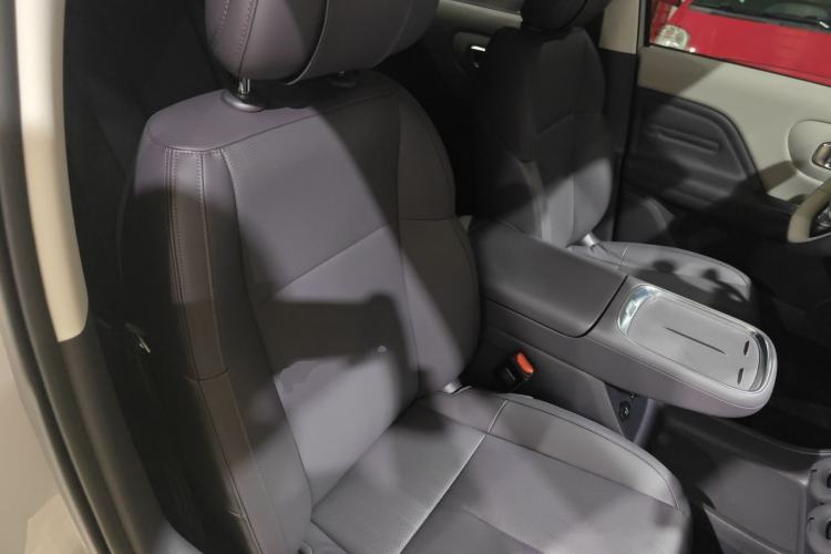 Used Leapmotor B10 2025 510 Joyful Edition Right Front Seat