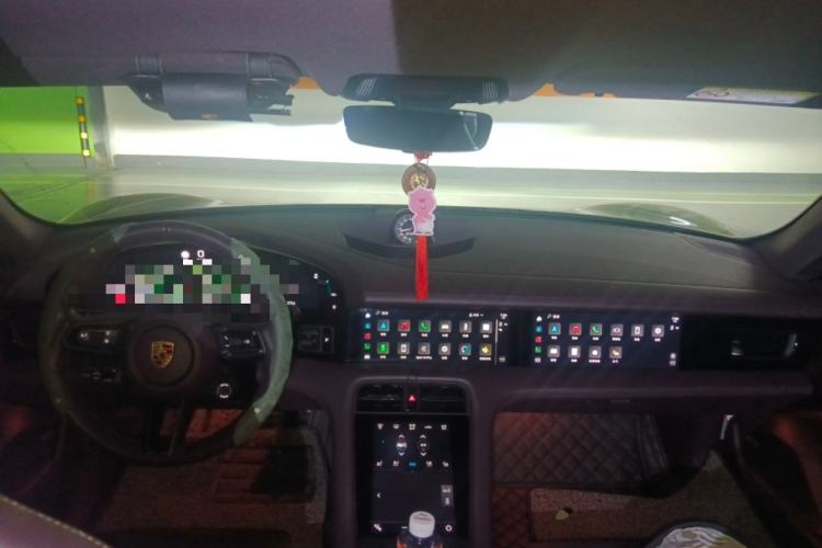 Used Porsche Taycan 2022-Year Updated Taycan