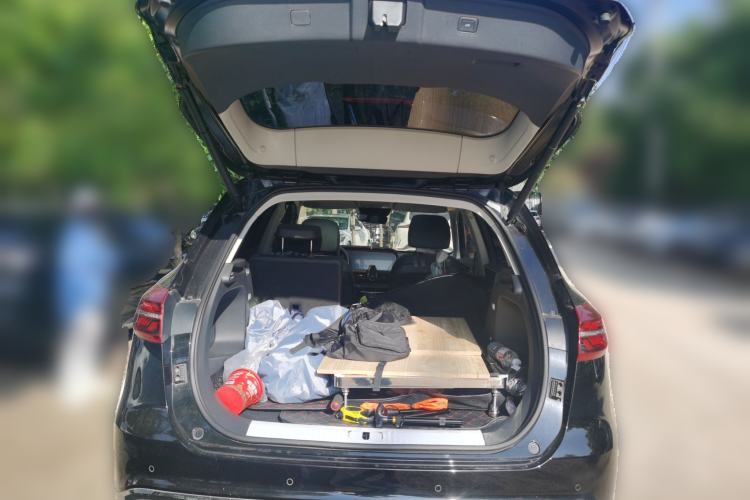 Used Hongqi HS5 2022 Facelifted Version 2.0T Smart Connect Flagship All-Wheel-Drive Edition Trunk